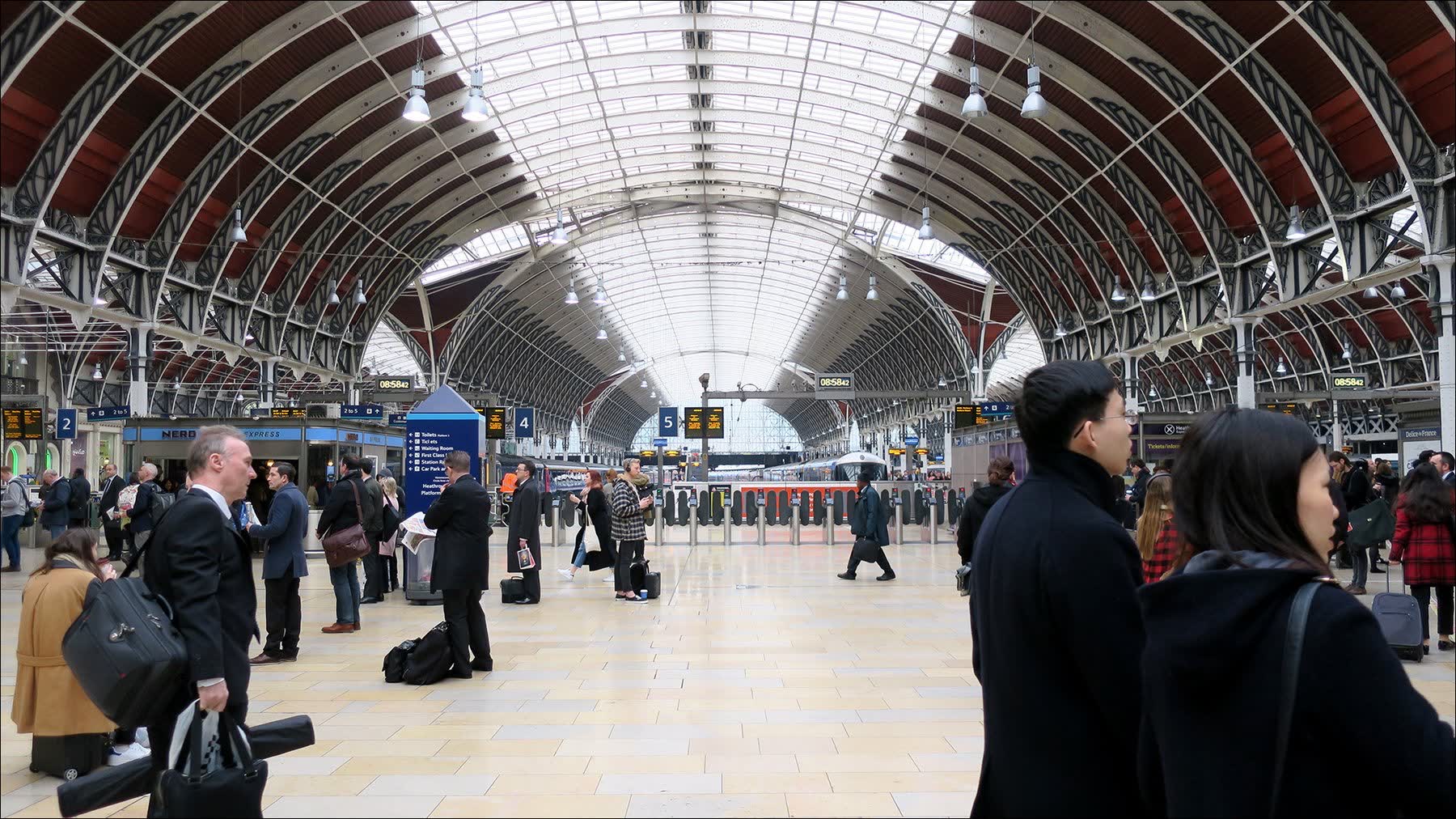 Busy Paddington station concourse
